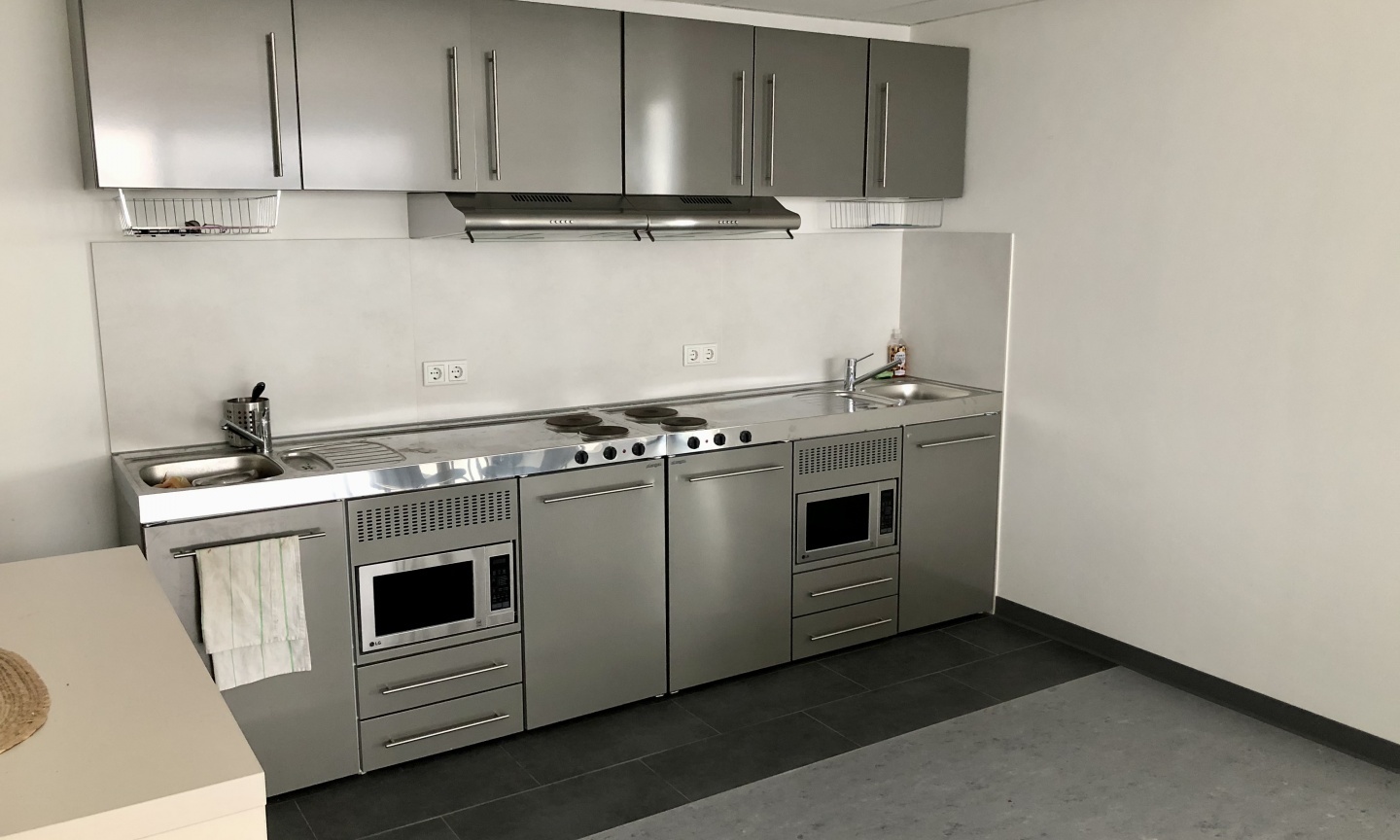 31 Porte de France, L-4360, ,1 Salle de bainsSalle de bain,Appartement,Louer,Résidence GALILEO,Porte de France,2,1013